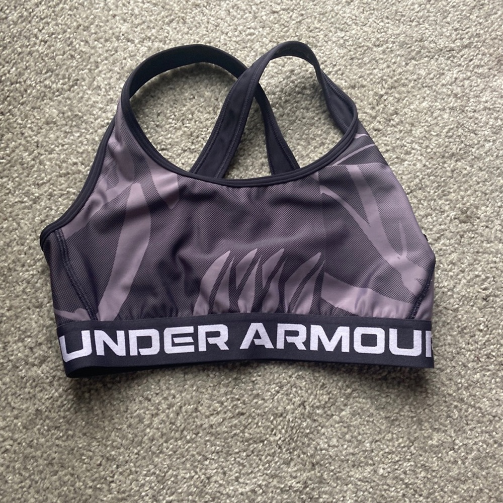 UA Criss cross Sports Bra